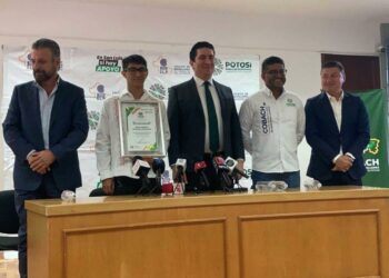 Estudiante de Cobach triunfó en Mundial de Matemáticas en Reino Unido