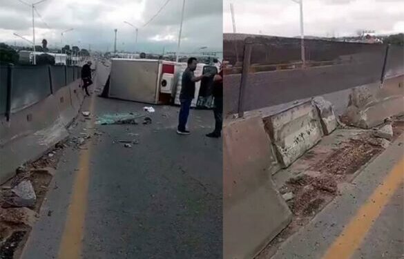 Un camión de transporte de mercancías se vuelca en el Periférico Norte