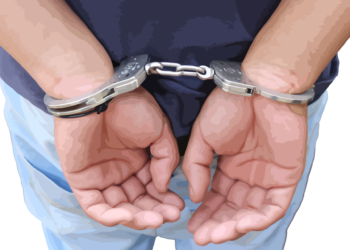Policía vial fue arrestado por solicitar 12 mil pesos a un motociclista detenido por exceder los límites de velocidad