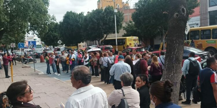 Los empleados de la Fiscalía están demandando el pago del incremento salarial que les adeudan