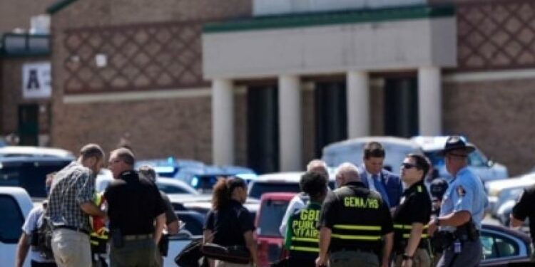Un tiroteo en una escuela en Georgia resultó en al menos cuatro muertos y varios heridos