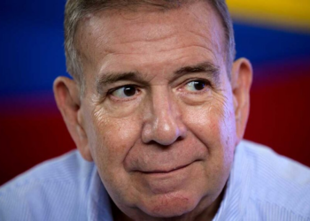 Edmundo González se exilia a España tras orden de arresto en Venezuela