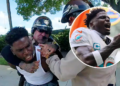 VIDEO | Policías someten a Tyreek Hill, destacado jugador de los Delfines de Miami