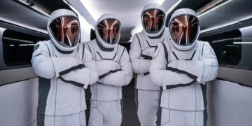 La vuelta de la expedición de astronautas no profesionales representa un momento histórico en la aventura espacial