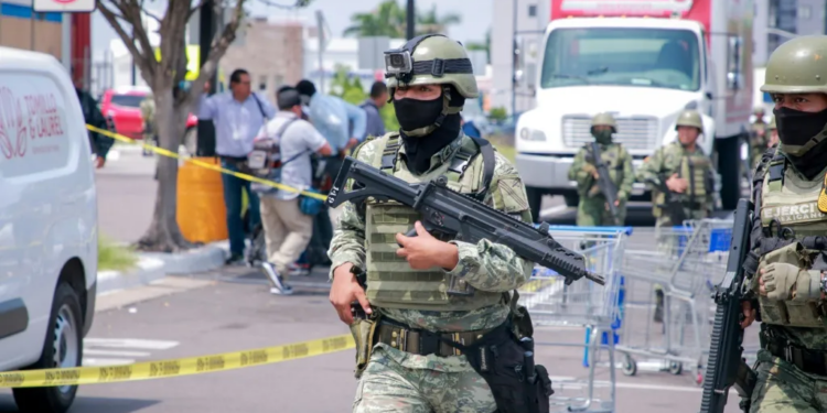 Después de 10 días de violentos enfrentamientos, el recuento de víctimas en Sinaloa asciende a 46 personas asesinadas