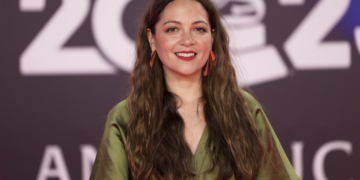 Natalia Lafourcade recibió el título de embajadora de la música por la paz