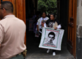 AMLO hace llegar una carta a los padres de los 43 de Ayotzinapa: ‘Nunca dejamos de buscar’