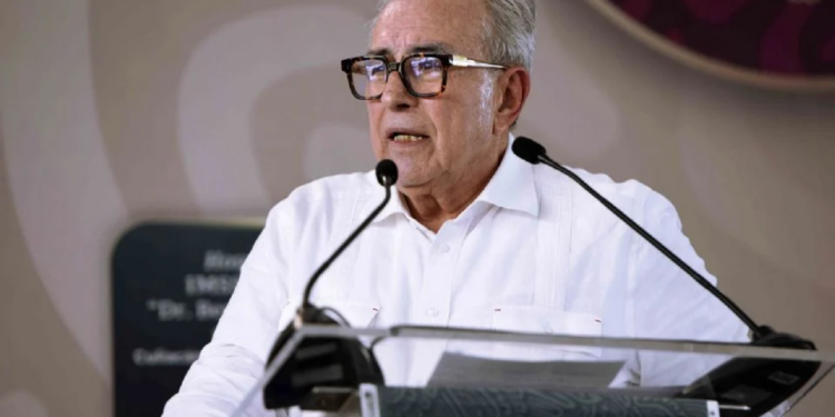 Rocha pide pruebas sobre narcomantas en Culiacán con mensaje contra militares