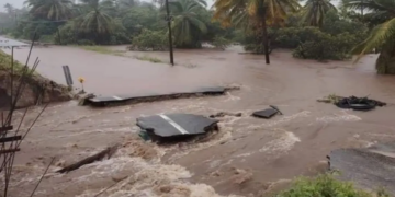 El huracán John causa graves inundaciones, deslaves y la destrucción de carreteras en Acapulco