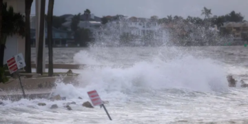 El huracán Helene pierde fuerza y se transforma en una tormenta postropical en Estados Unidos