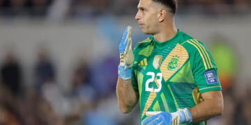 En las eliminatorias para el Mundial 2026, ‘Dibu’ Martínez ha sido castigado por la FIFA y se le prohíbe participar en los partidos contra Venezuela y Bolivia
