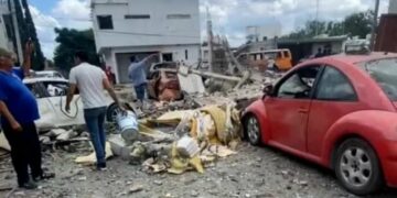 Una explosión en Reynosa deja personas lesionadas y daños en casas cerca de una escuela secundaria