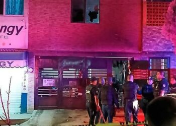 Una pelea entre vecinos en la Simón Díaz terminó con una persona herida y una casa incendiada