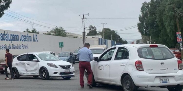 Ocurre fuerte accidente en la entrada de Las Mercedes