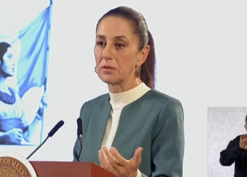 Sheinbaum critica a las personas que le piden distanciarse de AMLO