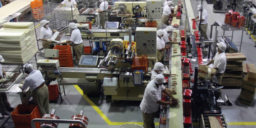 En agosto, la producción industrial de México experimentó una disminución del 0.9%