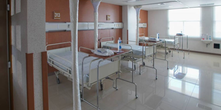 Más de 50 amparos contra hospitales en un solo día