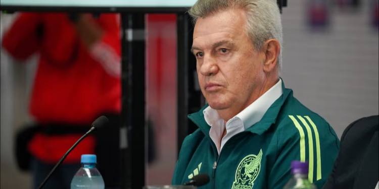 Según TUDN, Javier Aguirre tuvo que ser trasladado a un hospital en Guadalajara