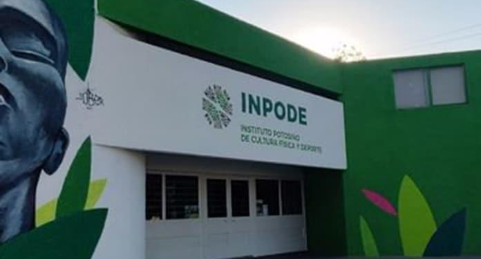 El subdirector del Inpode se accidenta en Jacarandas mientras conducía un vehículo oficial y se le descubre un arma