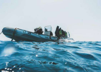 Increíble suceso en alta mar: un marinero ruso logra resistir 67 días flotando en una balsa inflable