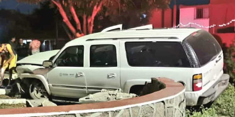 Destituyen al subdirector del Inpode luego de tener un accidente y llevar un arma en un vehículo oficial