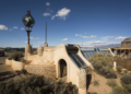 Las Earthships son casas construidas hace 40 años en el desierto de Nuevo México que son un ejemplo para combatir el cambio climático