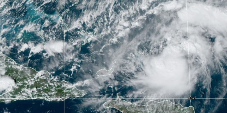 Cuba es golpeada por el huracán Oscar mientras sufre apagón generalizado