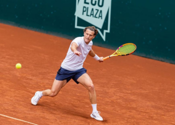Diego Forlán, figura legendaria en el fútbol de Uruguay, se estrenará en el mundo del tenis profesional
