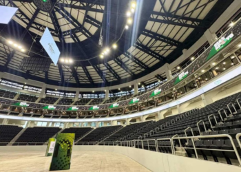 Fallece trabajador de la Arena Potosí luego de que puerta de metal se derrumbara