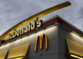 McDonald’s elimina cebollas debido a un brote de E. coli que ha causado una víctima mortal y ha enfermado a 49 personas