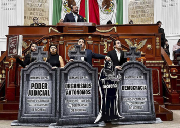 Morena festeja ‘supremacía constitucional’; la oposición lo etiqueta como el ‘arsenal de la dictadura’