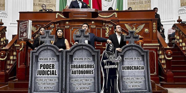 Morena festeja ‘supremacía constitucional’; la oposición lo etiqueta como el ‘arsenal de la dictadura’