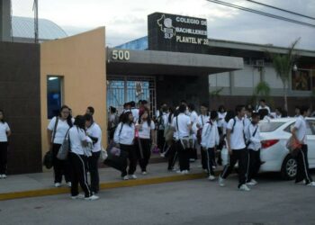 VIDEO | Más de 20 despidos de profesores en el Cobach