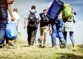 Militares aseguran 14 migrantes en Culiacán