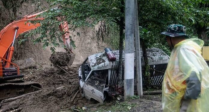 Alud de tierra deja siete muertos en isla de Sumatra