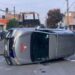 VIDEO| Choque con volcadura en la Colonia Popular deja daños materiales