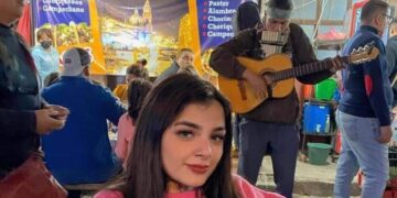 Karely Ruiz, la influencer, llega de visita a Real de Catorce.