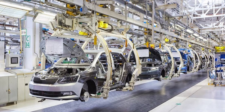 Producción de autos en México sube 5.54%