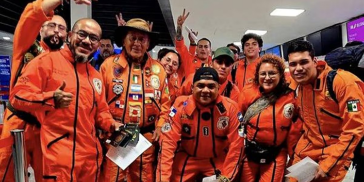 Los rescatistas mexicanos Topos Azteca viajan a Valencia para apoyar en la búsqueda de personas tras la dana