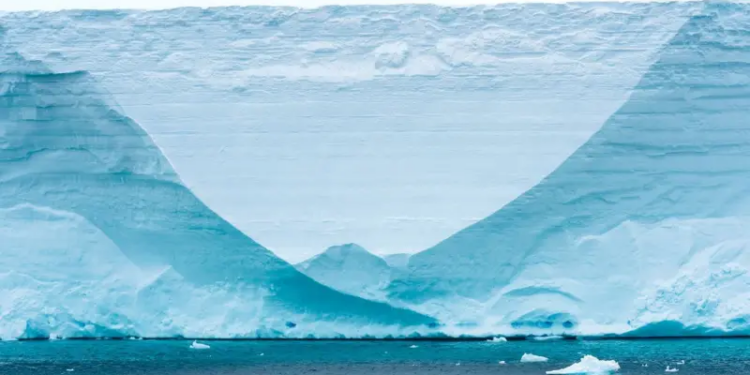 Cómo el iceberg más grande del mundo captó la atención de los medios y cambió el océano a su alrededor