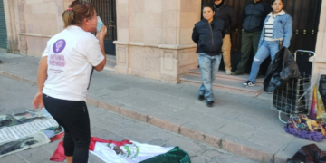 VIDEO: Someten a víctima al tratar de encarar a la Fiscal