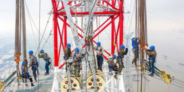 “El tren bala de la electricidad” se refiere a los grandes cables de ultra alto voltaje que China está utilizando para promover el uso de energías limpias