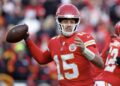 Mahomes rompe récord y lidera triunfo de Chiefs sobre Raiders.