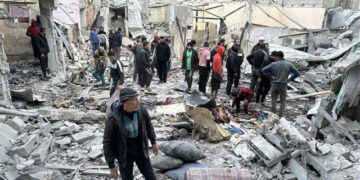 Bombardeo israelí en campo de refugiados de Gaza deja 17 muertos