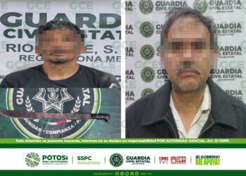 Detienen a 2 hombres por violencia familiar, uno de ellos fue despojado de un machete de 74 centímetros