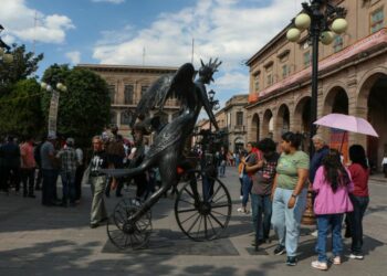 La exposición escultórica en Plaza de Armas