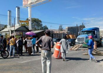 VIDEO: Bloquean el Circuito Potosí para pedir la instalación de topes o semáforo debido a atropellos en la zona