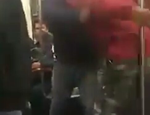 Dos hombres protagonizan riña en la Línea 2 de la CDMX