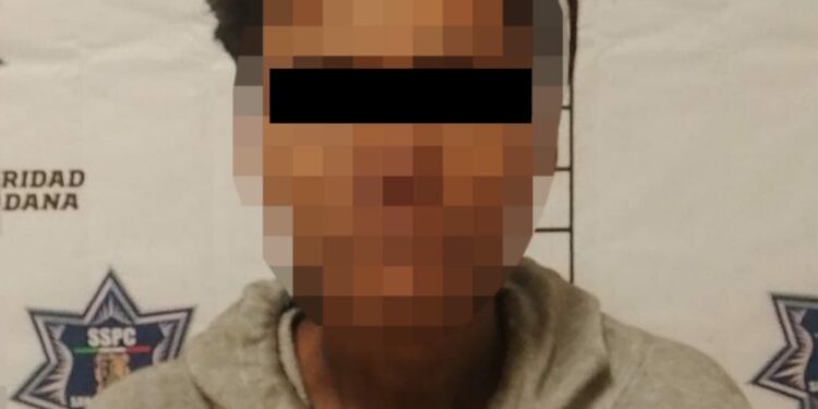 Hombre es detenido por robo de señalética en avenida Observatorio