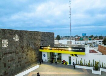 Inician investigación interna a policía de SL arrestado en Soledad